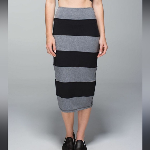 Lululemon Athletica Heathered Gray Slate Black Stretch Striped Luon Over Skirt 6 - Picture 7 of 12